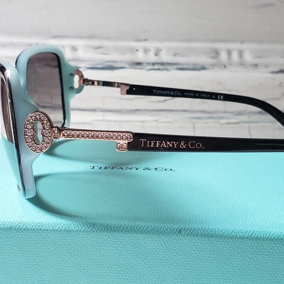 Tiffany & Co. Accessories - Tiffany & Co Key Sunglasses TF4043